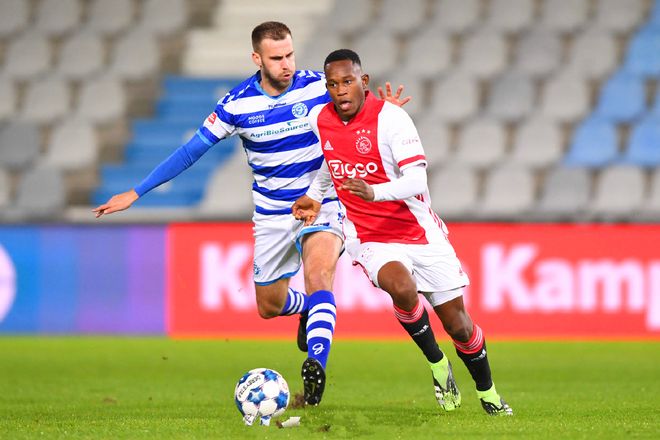 足国际舞台 足国际舞台