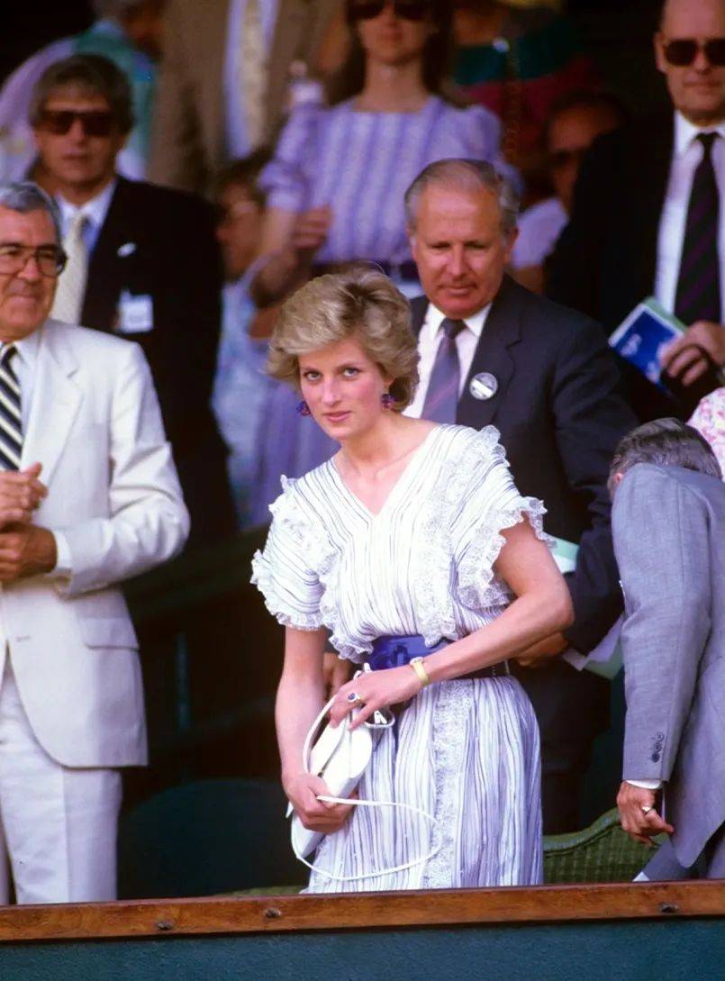 边路战术演 边路战术演